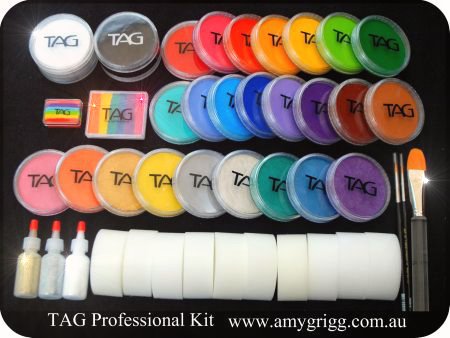 Paint Brands on Items Included In The Tag Professional Face Painters Kit Are